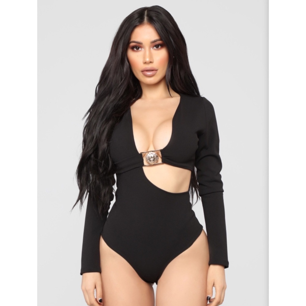 Fashion Nova Black Gold Bodysuit. Good condition!